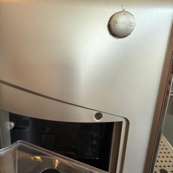 Gaggia Platinum Swing Up Espresso and Coffee Machine - Picture 16 of 16